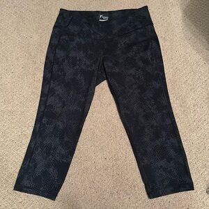 Old Navy cropped leggings